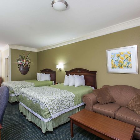 Days Inn & Suites Big Spring Ngoại thất bức ảnh