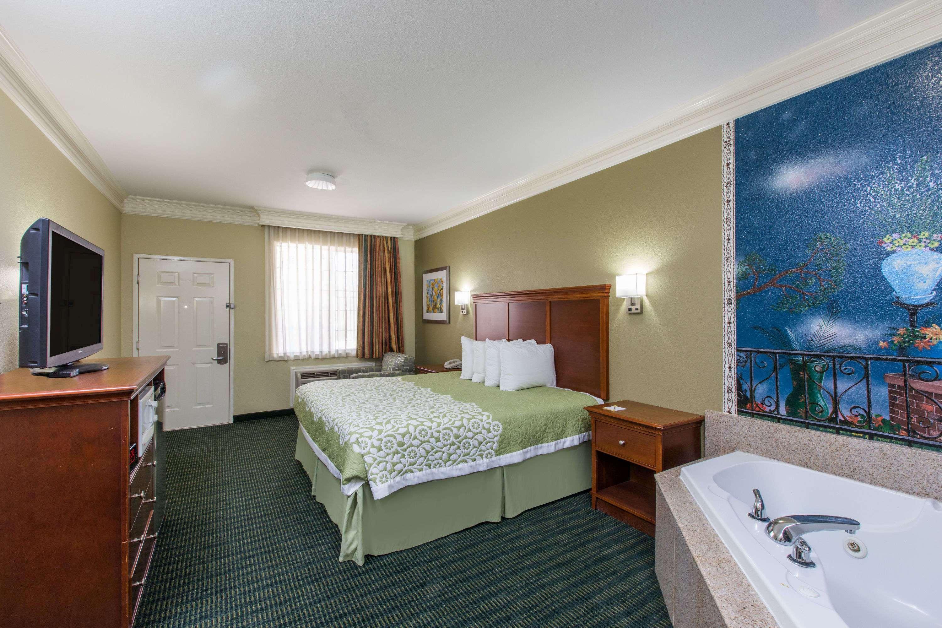 Days Inn & Suites Big Spring Ngoại thất bức ảnh