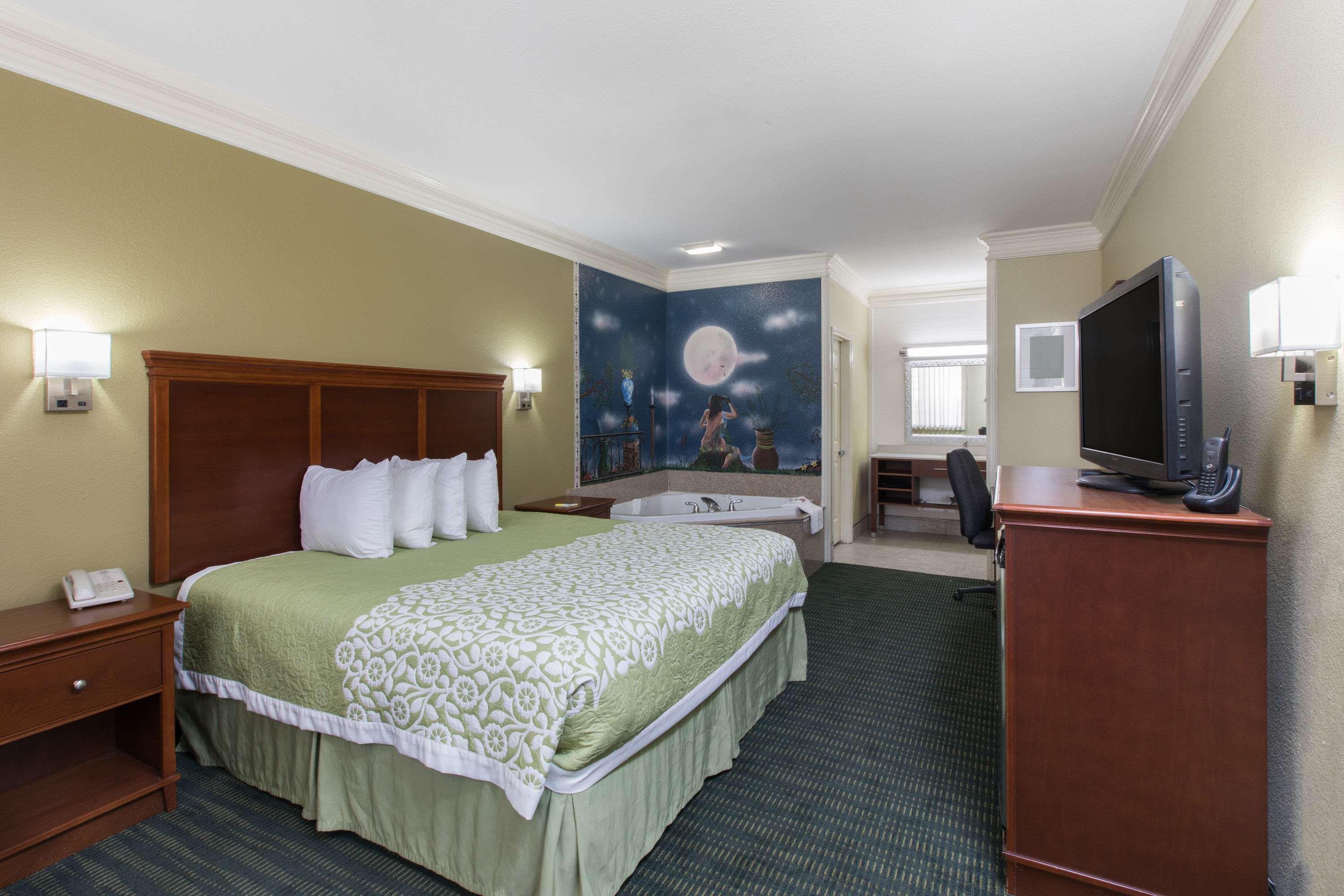 Days Inn & Suites Big Spring Ngoại thất bức ảnh