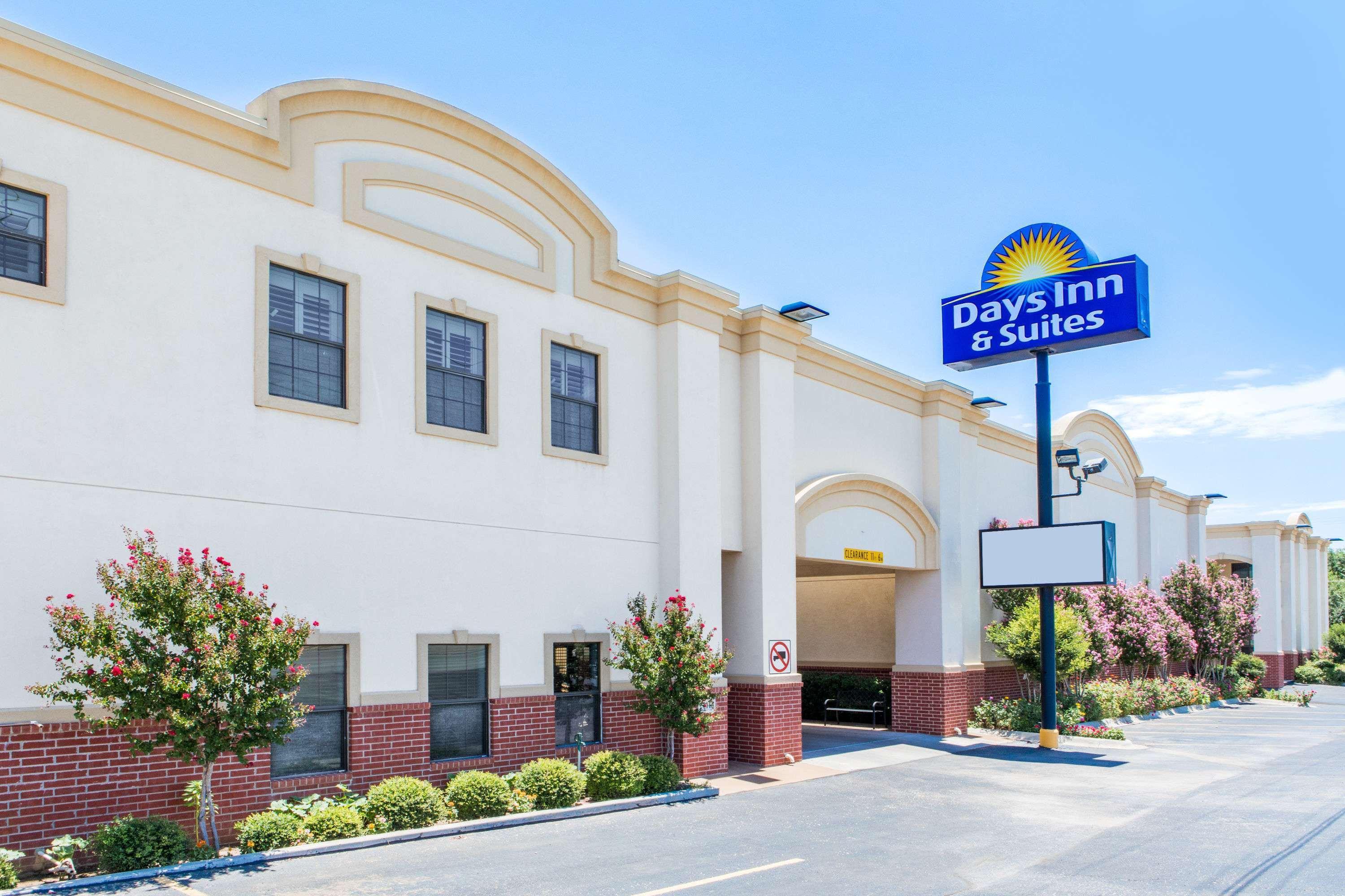 Days Inn & Suites Big Spring Ngoại thất bức ảnh