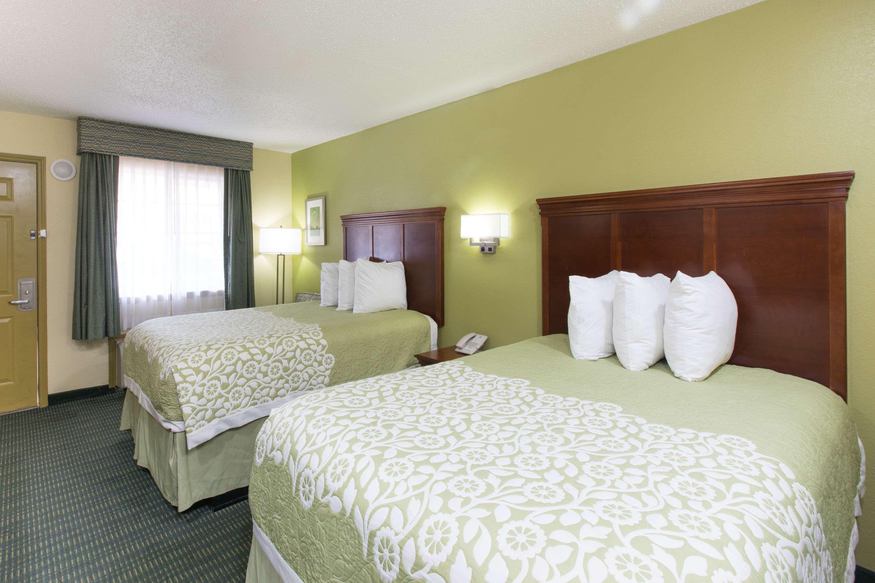 Days Inn & Suites Big Spring Ngoại thất bức ảnh