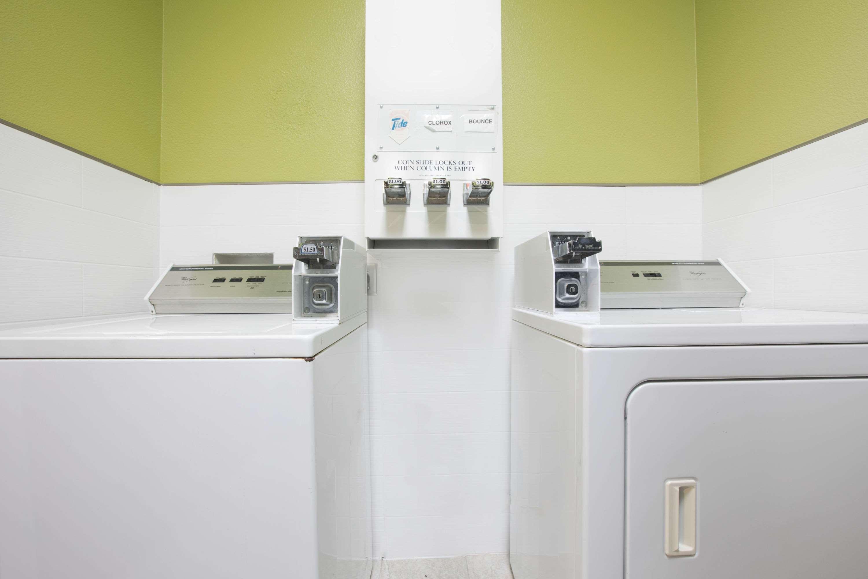 Days Inn & Suites Big Spring Ngoại thất bức ảnh
