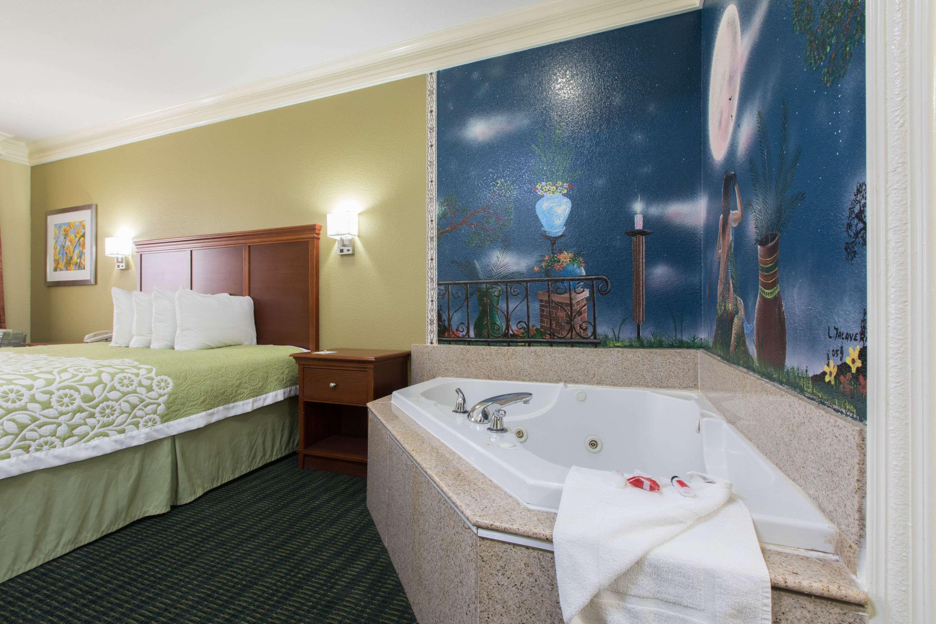 Days Inn & Suites Big Spring Ngoại thất bức ảnh