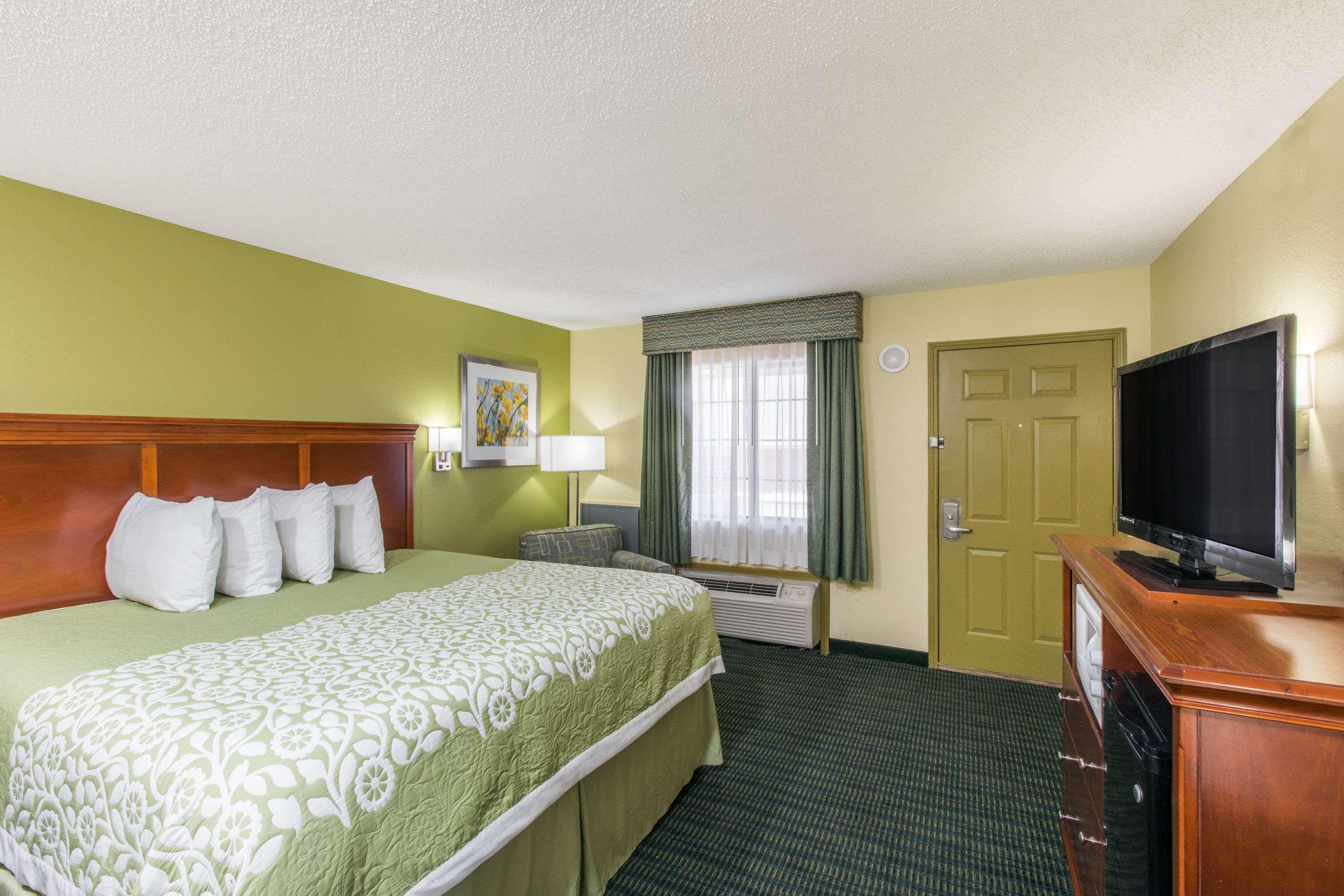 Days Inn & Suites Big Spring Ngoại thất bức ảnh